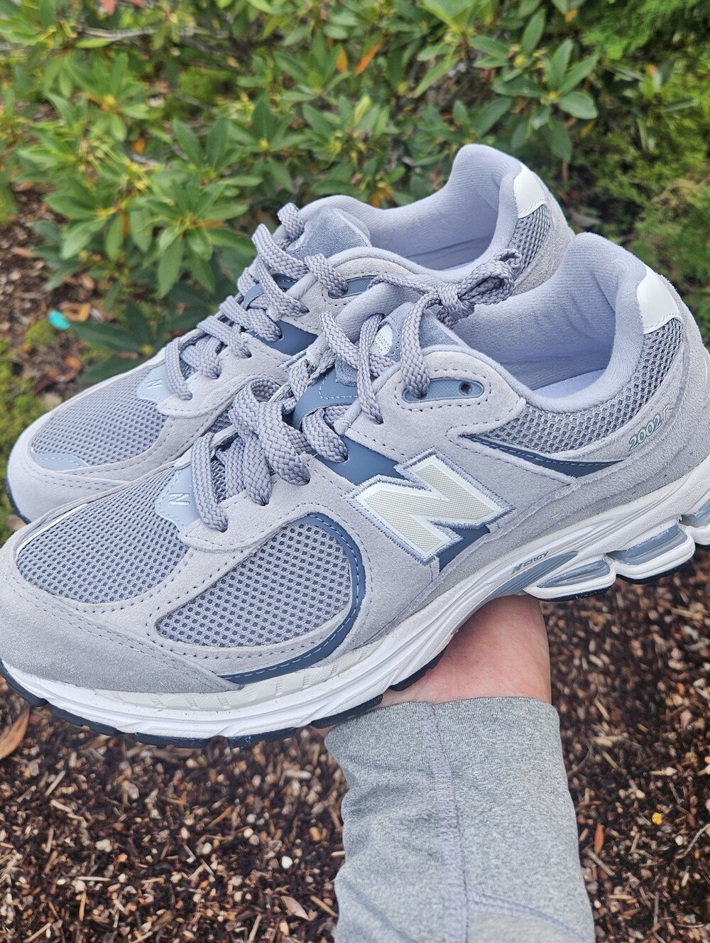 New Men's New Balance 2002 R